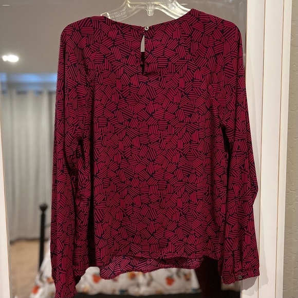 Forever 21 Career Long Sleeve Top - Picture 2 of 8